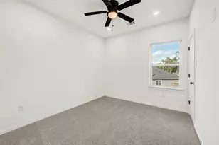 9212 Arvin St, Houston, TX 77028 - Photo 13