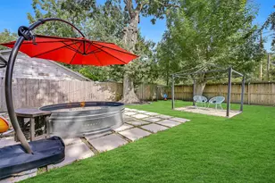 115 S 8th St, Alvin, TX 77511 - Photo 5