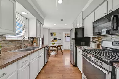 115 S 8th Street, Alvin, TX 77511 - Photo 3