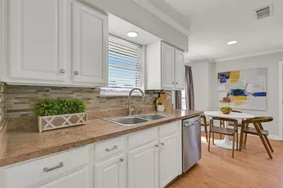 115 S 8th Street, Alvin, TX 77511 - Photo 13
