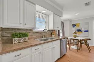 115 S 8th St, Alvin, TX 77511 - Photo 13