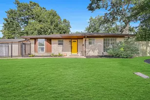 115 S 8th St, Alvin, TX 77511 - Photo 1