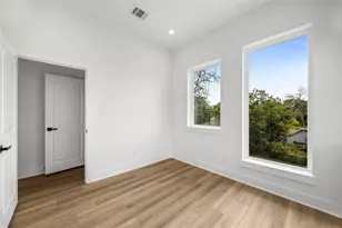 7901 Cora St, Houston, TX 77088 - Photo 9