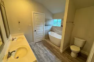 8105 Parker Rd, Houston, TX 77078 - Photo 11