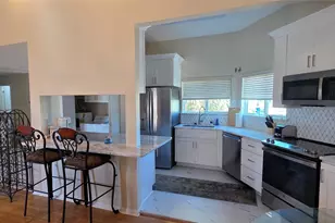 1702 E Castaway St, Tiki Island, TX 77554 - Photo 11