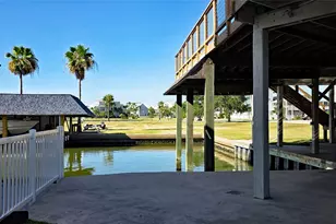 1702 E Castaway St, Tiki Island, TX 77554 - Photo 3