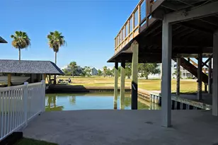 1702 E Castaway St, Tiki Island, TX 77554 - Photo 3