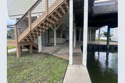 1702 E Castaway Street, Tiki Island, TX 77554 - Photo 19