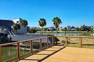 1702 E Castaway St, Tiki Island, TX 77554 - Photo 7