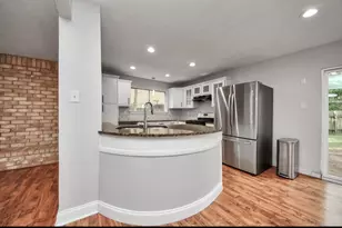 2015 E Lacey Oak Cir, The Woodlands, TX 77380 - Photo 15