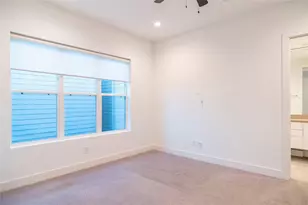 5869 E Post Oak Ln, Houston, TX 77055 - Photo 21