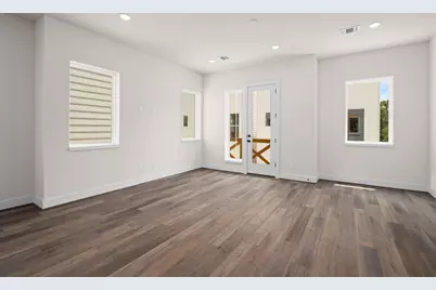 3905 Pinemont Drive #E, Houston, TX 77018 - Photo 11