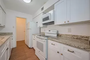 6500 Sands Point Dr, Houston, TX 77074 - Photo 15