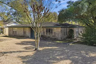 605 Hilliard St, Conroe, TX 77301 - Photo 3