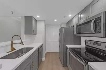 3525 Sage Road #304, Houston, TX 77056 - Photo 11