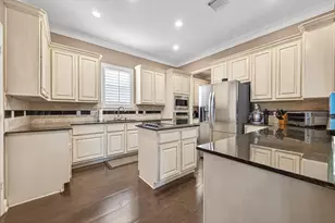 5349 Val Verde St, Houston, TX 77056 - Photo 3