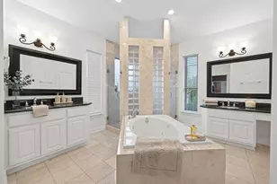 5349 Val Verde St, Houston, TX 77056 - Photo 13