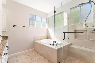 15 Larks Aire Place, The Woodlands, TX 77381 - Photo 9