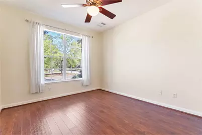15 Larks Aire Place, The Woodlands, TX 77381 - Photo 11