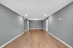 7555 Katy Fwy, Houston, TX 77024 - Photo 7