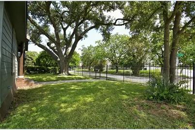 1403 Munger Street, Houston, TX 77023 - Photo 37