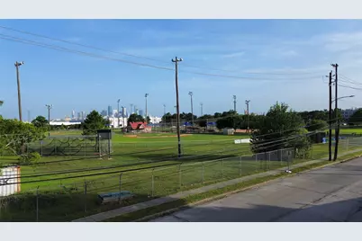 1403 Munger Street, Houston, TX 77023 - Photo 3