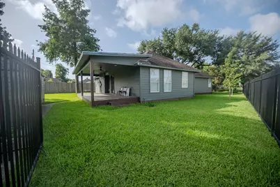 1403 Munger Street, Houston, TX 77023 - Photo 33