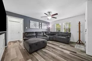 1426 15th Ave N, Texas City, TX 77590 - Photo 5