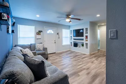 5938 Southlark Street, Houston, TX 77033 - Photo 7