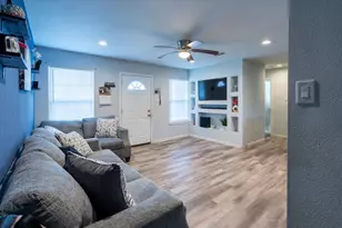 5938 Southlark St, Houston, TX 77033 - Photo 7