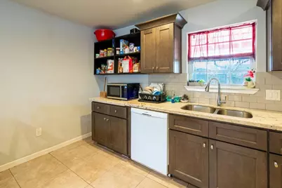 5938 Southlark Street, Houston, TX 77033 - Photo 11