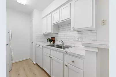 2120 Wilcrest Drive #122, Houston, TX 77042 - Photo 9