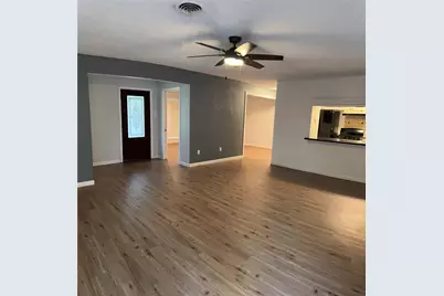 211 Van Winkle Street, Lake Jackson, TX 77566 - Photo 3