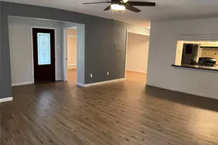 211 Van Winkle St, Lake Jackson, TX 77566 - Photo 3