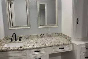 211 Van Winkle St, Lake Jackson, TX 77566 - Photo 7