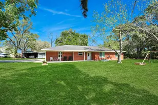 1405 Avenue G, Danbury, TX 77534 - Photo 3
