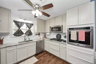1405 Avenue G, Danbury, TX 77534 - Photo 25