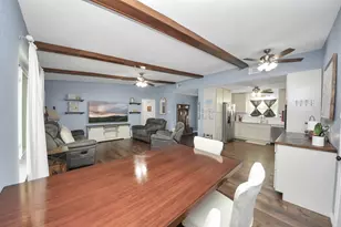 1405 Avenue G, Danbury, TX 77534 - Photo 5