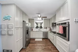 1405 Avenue G, Danbury, TX 77534 - Photo 21