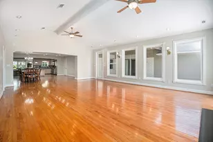 33 Maple Ln, Galveston, TX 77551 - Photo 7