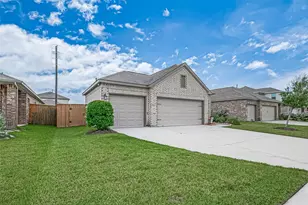 1214 Red Hills Dr, Rosharon, TX 77583 - Photo 5