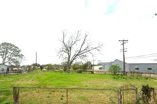 1403 Edna St, Baytown, TX 77520 - Photo 1