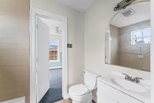 110 E 44th St, Houston, TX 77018 - Photo 7