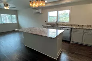 1624 Sealy, Galveston, TX 77550 - Photo 5
