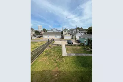1624 Sealy #202, Galveston, TX 77550 - Photo 17