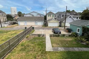 1624 Sealy, Galveston, TX 77550 - Photo 17