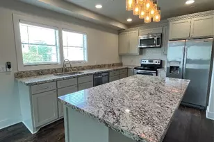 1624 Sealy, Galveston, TX 77550 - Photo 3