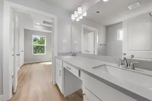 1220 E 33rd St, Houston, TX 77022 - Photo 9