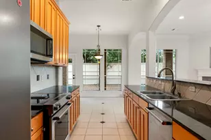 7615 Brae Acres Ct, Houston, TX 77074 - Photo 9