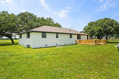 2606 Long Lane, Wallis, TX 77485 - Photo 19